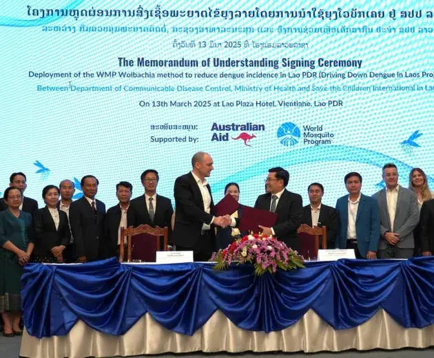 Foto de grupo da assinatura do Memorando de Entendimento Laos