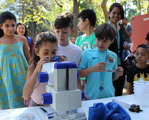 Brasil_A equipe do WMP realiza atividades de envolvimento comunitário em escolas do Rio de Janeiro_