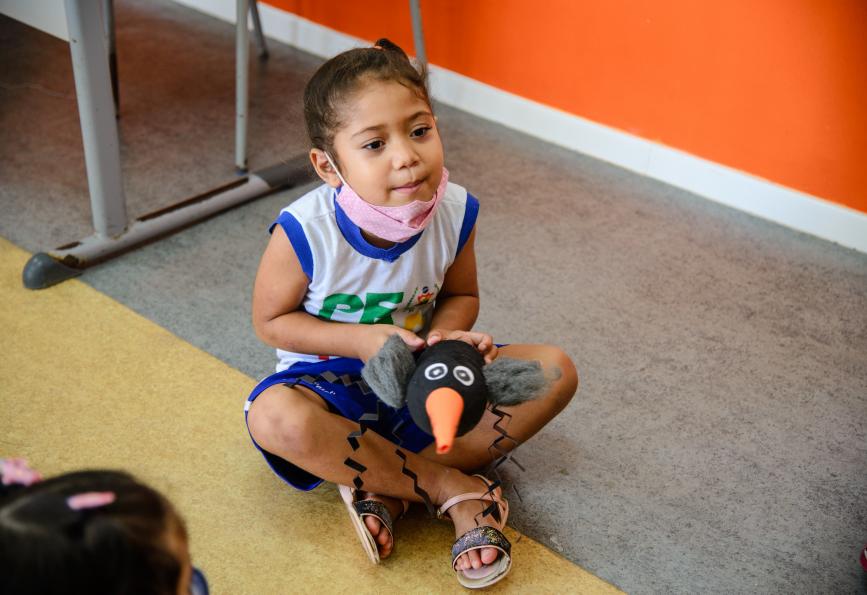 Menina da escola primária 