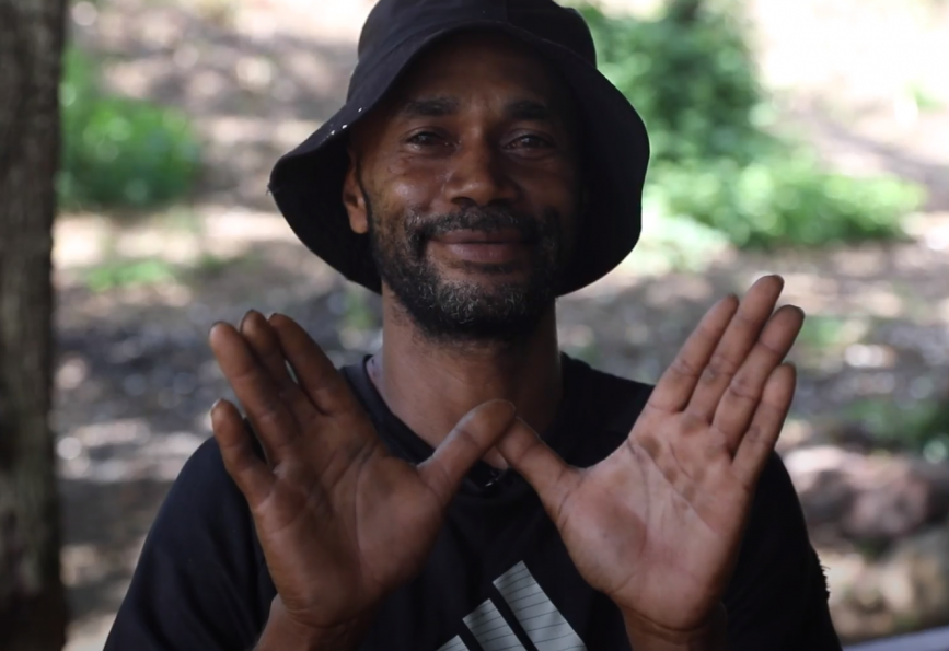 Pascal Wiwane, membro da comunidade