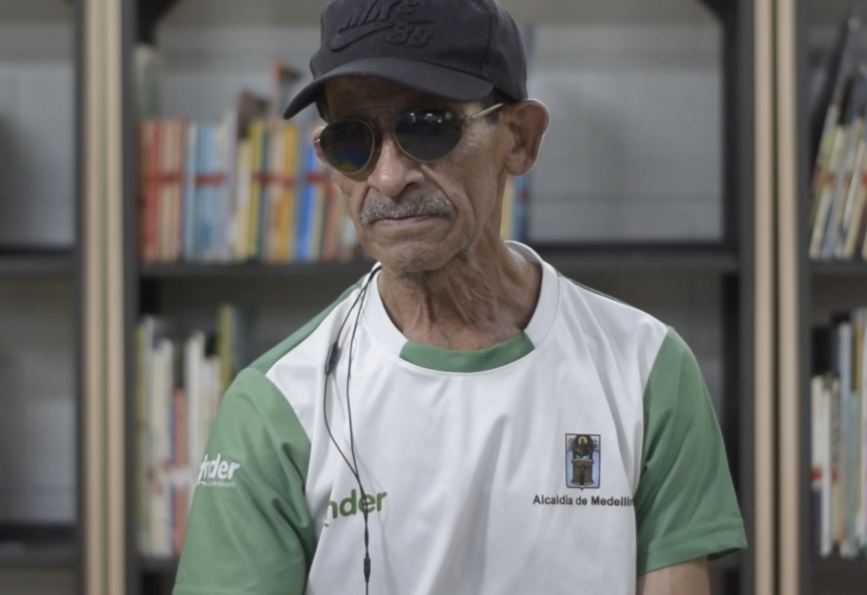 Rogelio Zapata - membro do clube Leitura Diferente