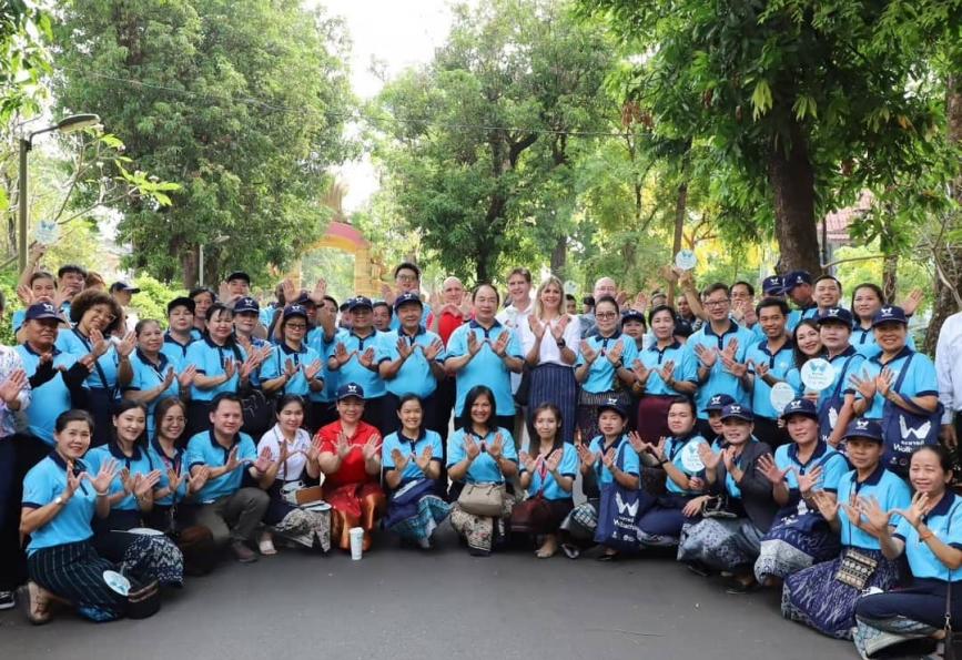 Foto de grupo de voluntários World Mosquito program no Laos